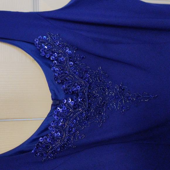 Suit - Picture 4 of 6